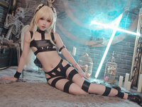 [Cosplay] 钛合金TiTi - 英梨梨束缚衣