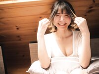 [Photobook] 仁藤りさ 完全限定写真集 欲求 (Wunder Publishing House)