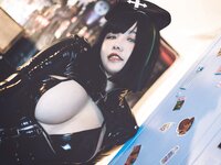 [Cosplay] 阿半今天很开心 黑暗护士 [90P-363MB]