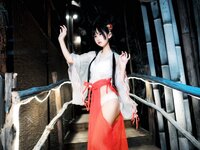 [Cosplay] 萌芽儿o0 透明巫女 [14P-93MB]