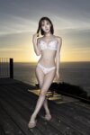 [Photobook] JUICY HONEY THE LUXURY 2024 MIRU RINTERIE (English Edition)