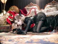 [Cosplay] 过期米线线喵 恶魔兔兔 [24P-253MB]