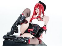 [Cosplay] Natsuko夏夏子 Nikke胜利女神 拉毗·小红帽 [77P-462MB]
