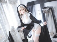 [Cosplay] 桃濑衣衣 - 修女