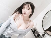 [Cosplay] 阿半今天很开心 住在隔壁的太太 [37P-146MB]