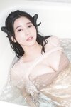 FLASHデジタル写真集 出口亜梨沙 ある日、サキュバスが住みついた。