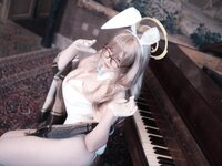 [Cosplay] 阿半今天很开心 蔚蓝档案 室笠茜 兔女郎 [47P7V-348MB]