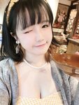 [Cosplay] 阿半今天很开心 黄色抹胸 [68P1V-513MB]