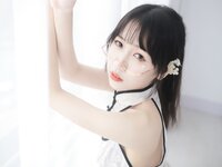 [Cosplay] 不呆猫 人妻白旗袍 [55P-222MB]