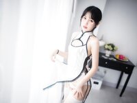 [Cosplay] 不呆猫 人妻白旗袍 [55P-222MB]