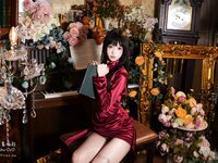 [Cosplay] 麻薯好吃 - 酒红礼赞