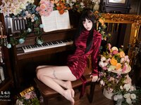 [Cosplay] 麻薯好吃 - 酒红礼赞