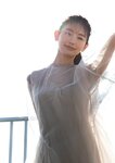 週刊文春 2022.04.07 原色美女図鑑 中村ゆり