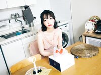 [Loozy] Son Ye-Eun (손예은) - Happy Birthday (+S.Ver)