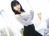 [ROGLE] Song Hana (송하나) - Leggings