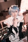 [COSPLAY] 白莉爱吃巧克力 – 蕾姆兔女仆 [49P-251MB]