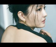 [FRIDAY] 2022.12.15 マンスリーガール019＝林ゆめ「最新撮り下ろし100カット＆ムービー」