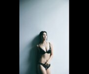 [FRIDAY] 2022.12.15 マンスリーガール019＝林ゆめ「最新撮り下ろし100カット＆ムービー」