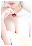 [YJ Photobook] Sayaka Nitori 似鳥沙也加 - Squeeze! (2020-06-18)
