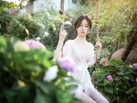 [COSPLAY] 年年 - 神明之女 [40P-232.49MB]