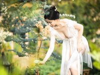 [COSPLAY] 年年 - 神明之女 [40P-232.49MB]