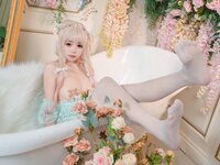 [COSPLAY] 咬一口兔娘 豌豆公主的秘密花房