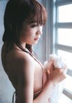 [Photobook] 秋元真夏ファースト写真集 真夏の気圧配置(2017.02.28)