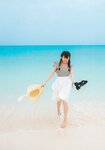 [Photobook] 秋元真夏ファースト写真集 真夏の気圧配置(2017.02.28)