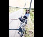 ＦＲＩＤＡＹデジタル写真集 2021.12.10 山田南実『ハタチのJUICYボディ』