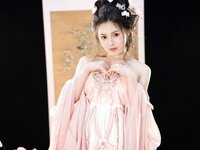 [COSPLAY] 2023.02 桃暖酱 – – 霓裳入梦[60P564M]