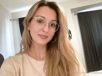 Catandthebat's OnlyFans Photo Collection