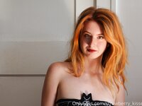 Strawberrykisses99 OnlyFans Photo Collection