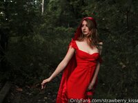 Strawberrykisses99 OnlyFans Photo Collection