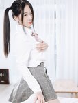 【JVID】 – 婕咪 雙馬尾女孩想在學長的胯下依偎，四点全露