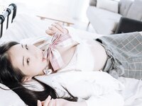 【JVID】 – 婕咪 雙馬尾女孩想在學長的胯下依偎，四点全露