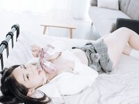 【JVID】 – 婕咪 雙馬尾女孩想在學長的胯下依偎，四点全露