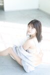 [FLASH Photobook] Reona Matsushita 松下玲緒菜 - Journey with bare skin 素肌で、旅立ち (2023-03-14)