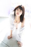 [FLASH Photobook] Reona Matsushita 松下玲緒菜 - Journey with bare skin 素肌で、旅立ち (2023-03-14)