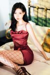 [COSPLAY] 许岚 叁月life 网袜红裙
