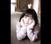 [FRIDAY] 2022.08.18 新藤まなみ 写真集の未発表ショット