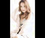 FRIDAYデジタル写真集 都丸紗也華 ボタンが弾けるＦカップ vol.1
