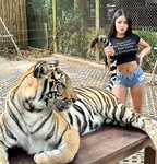 Praewasian OnlyFans Picture Collection