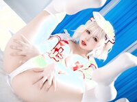 [COSPLAY] Tina很妖孽呀 白色护士妹妹