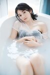 [FRIDAY Digital Photobook] Fuka Kumazawa 熊澤風花 – Glass heroine ガラスのヒロイン (2023-05-11)