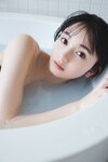 [FRIDAY Digital Photobook] Fuka Kumazawa 熊澤風花 – Glass heroine ガラスのヒロイン (2023-05-11)
