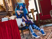 [Cosplay] 咬一口兔娘 兔兔班车 格温