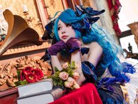 [Cosplay] 咬一口兔娘 兔兔班车 格温