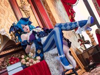 [Cosplay] 咬一口兔娘 兔兔班车 格温