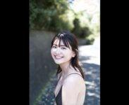 [FRIDAY] マンスリーガール003＝山田南実「完全オリジナル撮り下ろし100カット公開！」