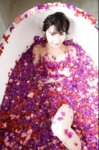 FRIDAYデジタル写真集 海里 元高級デパート受付嬢が脱いだっ